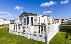 Beautiful, Pet Friendly Caravan By The Beach In Suffolk Ref 40126Nd